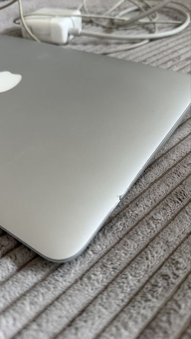 Macbook air 11 cali rok 2012