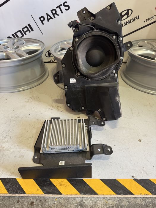 Саутбуфер , підсилювач звук  kia sorento xm