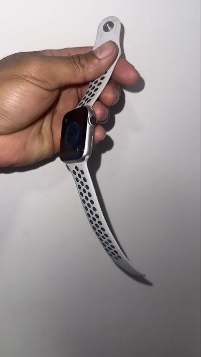 Apple watch serie 4 nike
