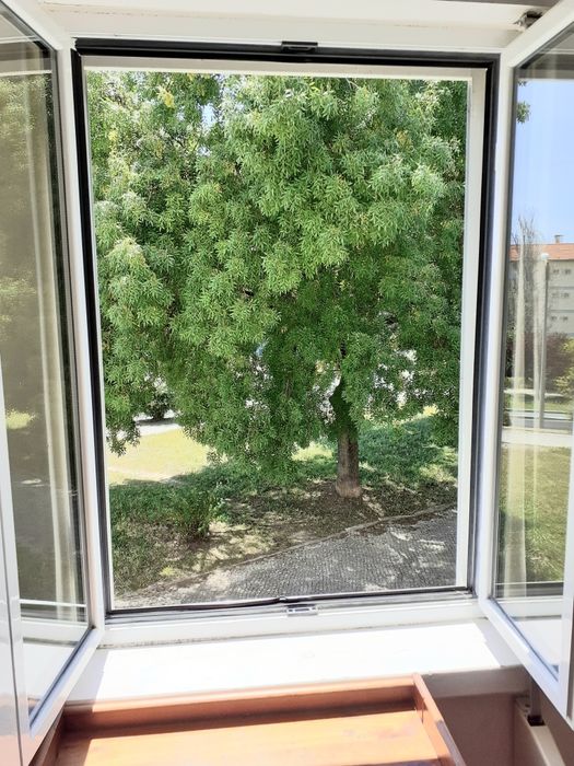 Quarto individual com tv 8min do metro Encarnacao sem caução