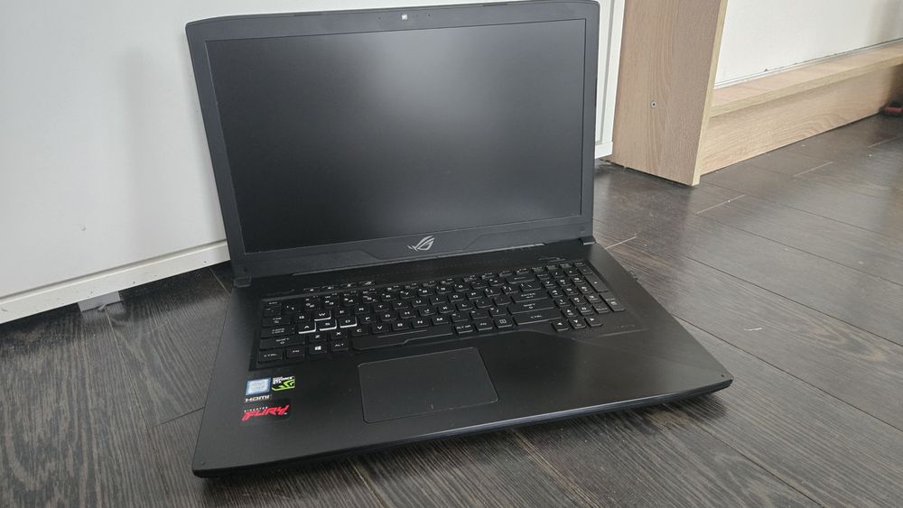 Wydajny laptop gamingowy  ASUS ROG Strix 17,3" | i5 | GTX 1050Ti | 16GB RAM | SSD + 1TB | Win11
