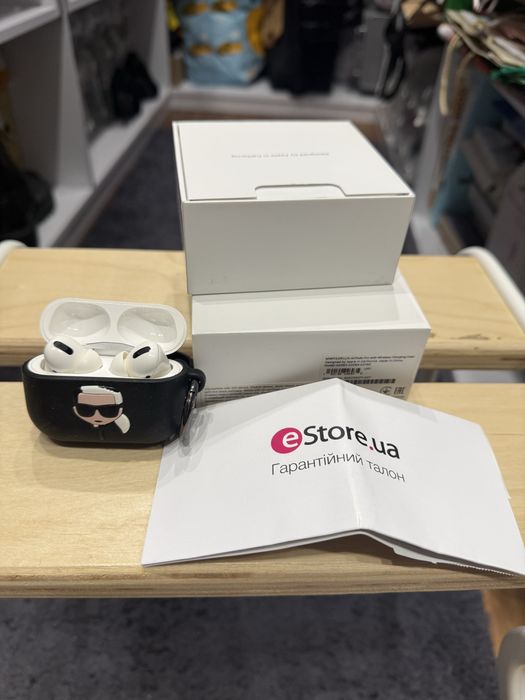 Навушники Apple AirPods Pro 3