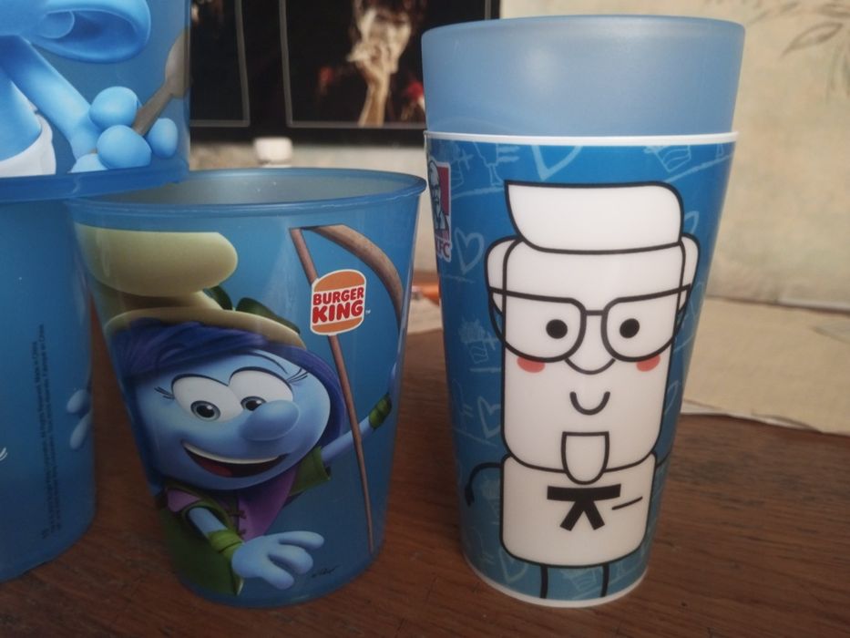 Стаканчики пластиковые KFC