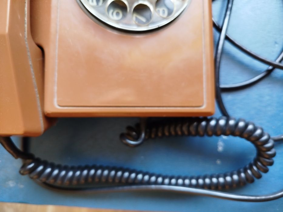 Телефон стационарный с диском  в идеальном состоянии