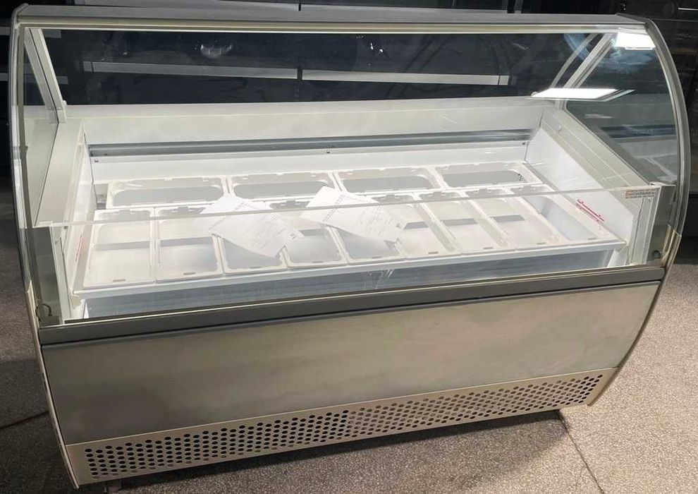 Używany konserwator do lodów ISA 13 RVTB Theater nadmuchowy