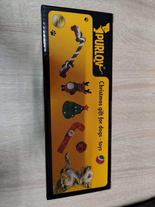 Świąteczny box zabawek dla psa