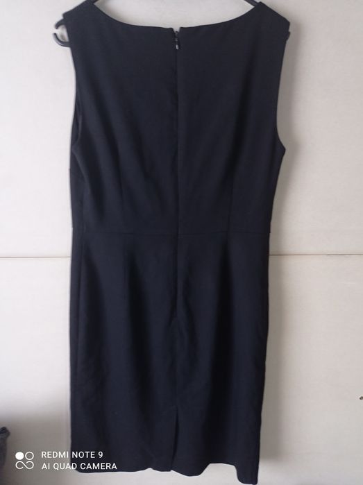 Next tailoring mała czarna rozmiar L z tyłu zapinana na zamek