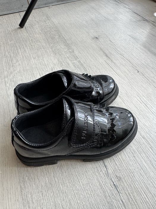 Шкіряні туфлі для дівчинки фірми pablosky