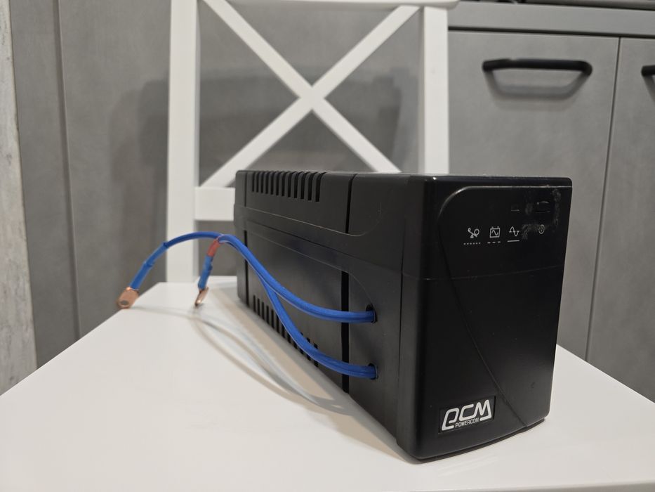 ДБЖ Інвертор Powercom BNT-600A (360 Вт) під зовнішній акумулятор 12V