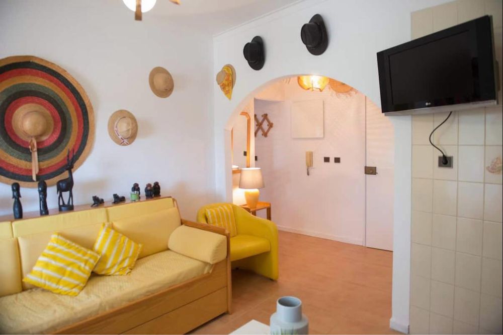 T1- Chapéus a 7min a pé da praia