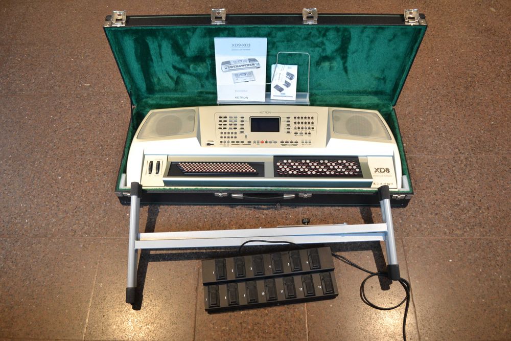 Orgon Ketron XD8 Com Pedaleira