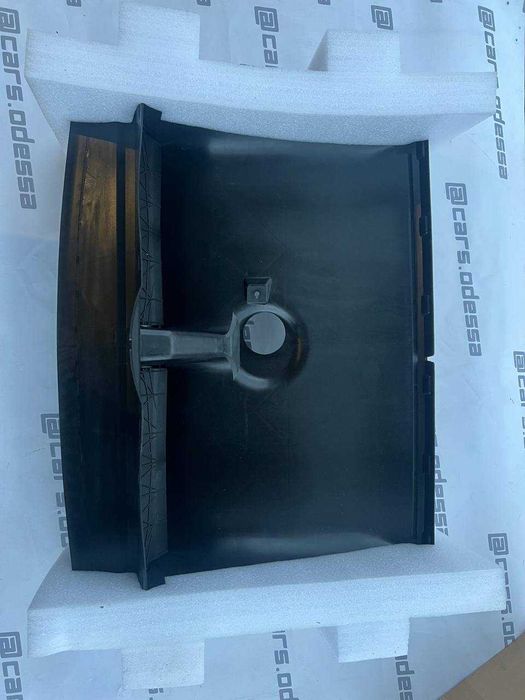 TESLA Model Y  Корпус люверси центральної  1494159-00-A