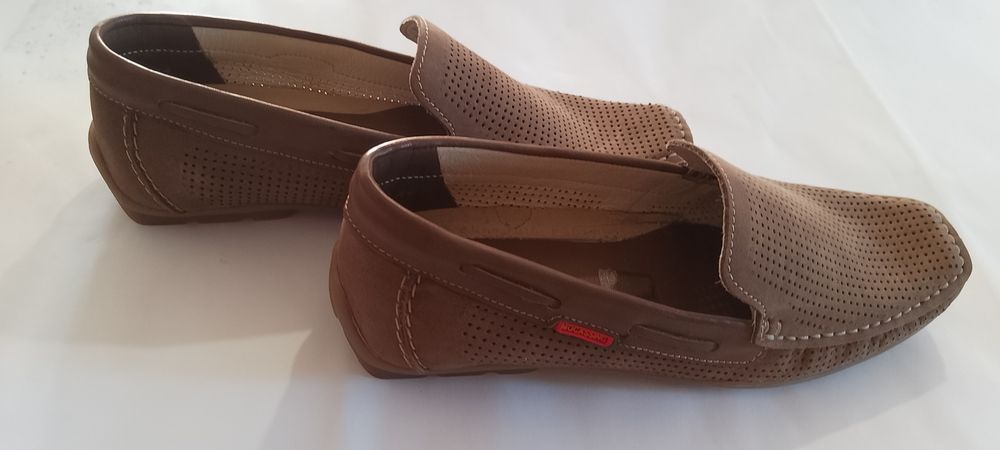 Продам нове шкіряне взуття