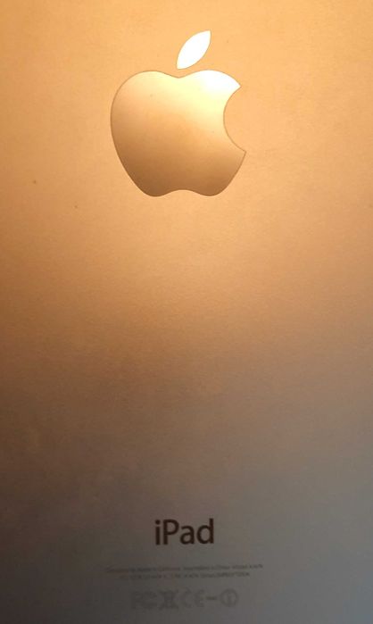 TABLET Apple iPad Air 9,7" 16GB biały & srebrny BDB STAN 100% SPRAWNY