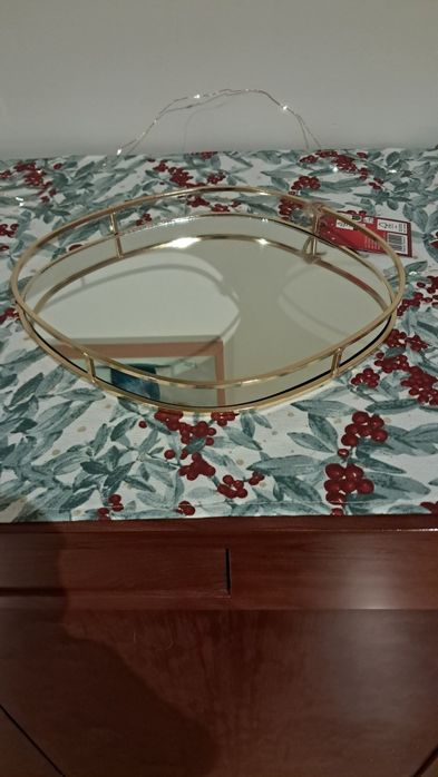 Tabuleiro em vidro com revés dourado, novo com etiquetas