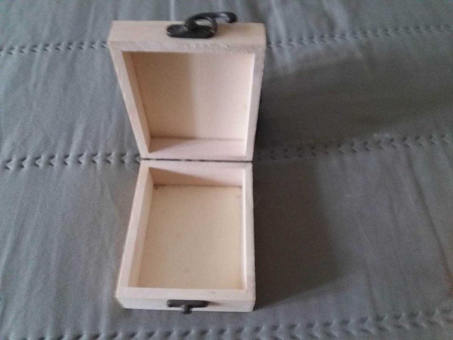 Caixas de Madeira e outros artigos - Impecáveis