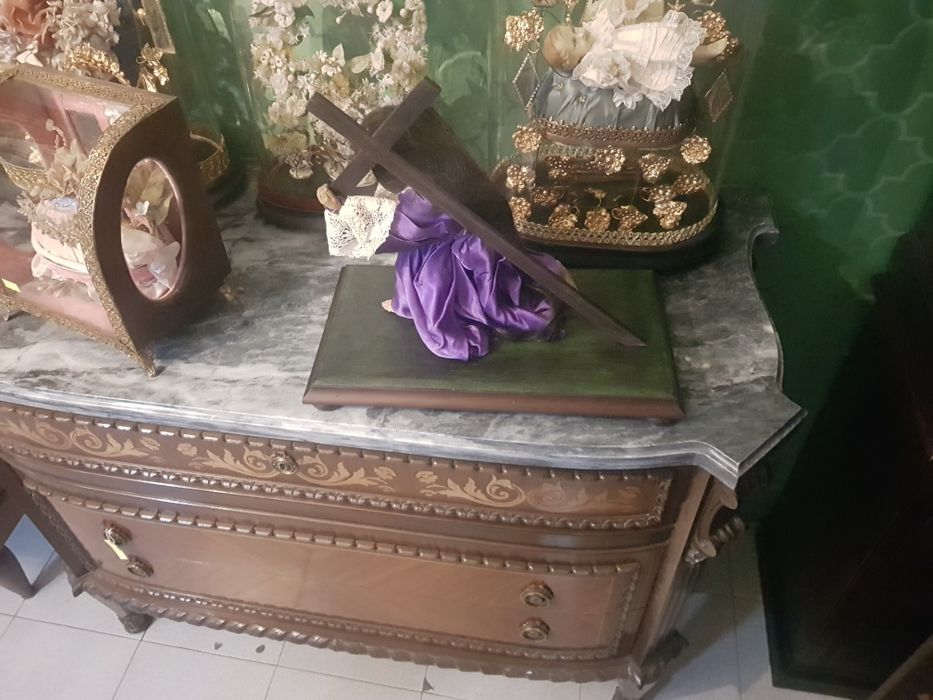 Cômoda antiga D.Maria