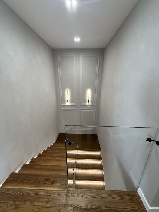 Продаж сучасного котеджу Зубра