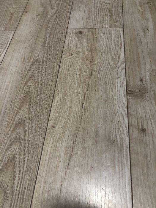 Ламінат ,залишки,10 полос,