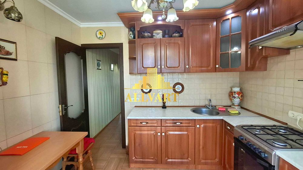 Продаж 3 кімнатної квартири з ремонтом, Березняки, пр Тичини 3й поверх