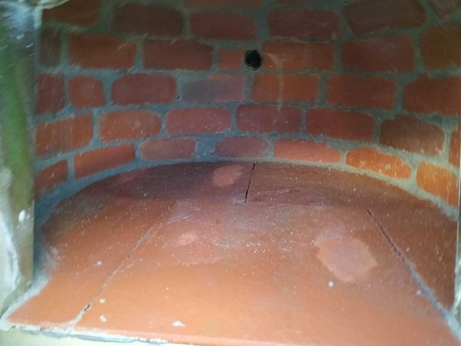 Forno a lenha rustico em tijolo para exterior