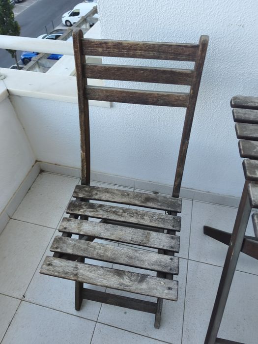 Mesa e 2 cadeiras madeira