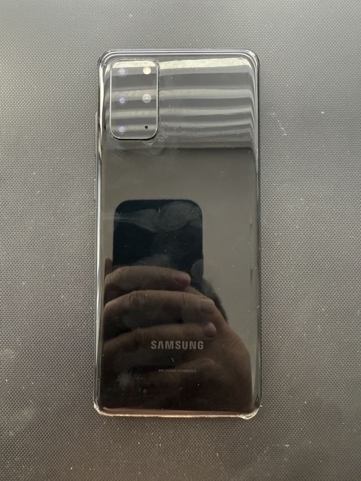 Продам телефон Самсунг S20 плюс