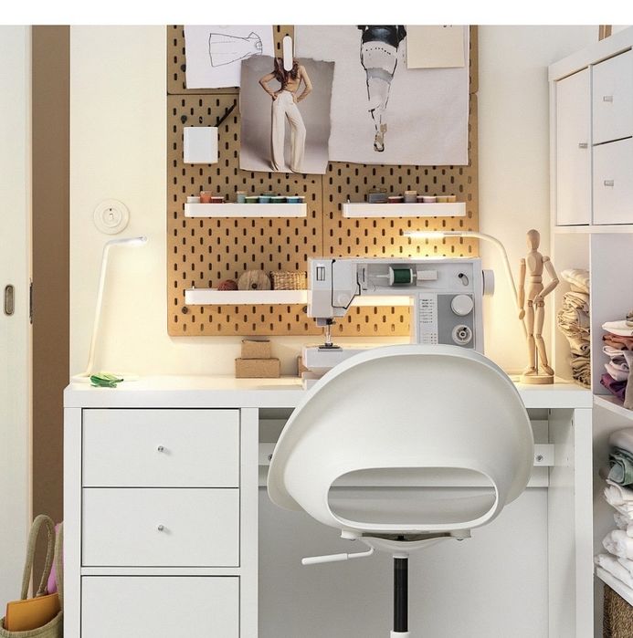 Secretária IKEA com gavetas