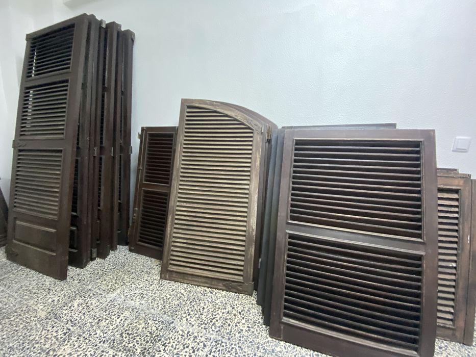 Portadas em madeira exótica