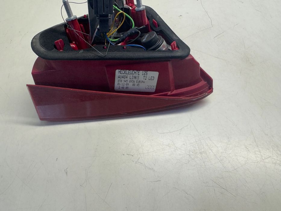 Audi A5 8T Sportback Lampa Lewy TYŁ W Klapę LED 8T0945093A