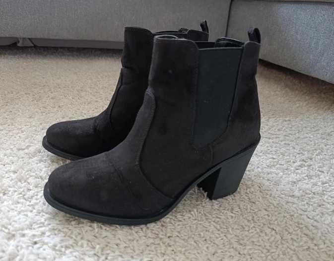 Zamszowe czarne botki rozmiar 38 H&M