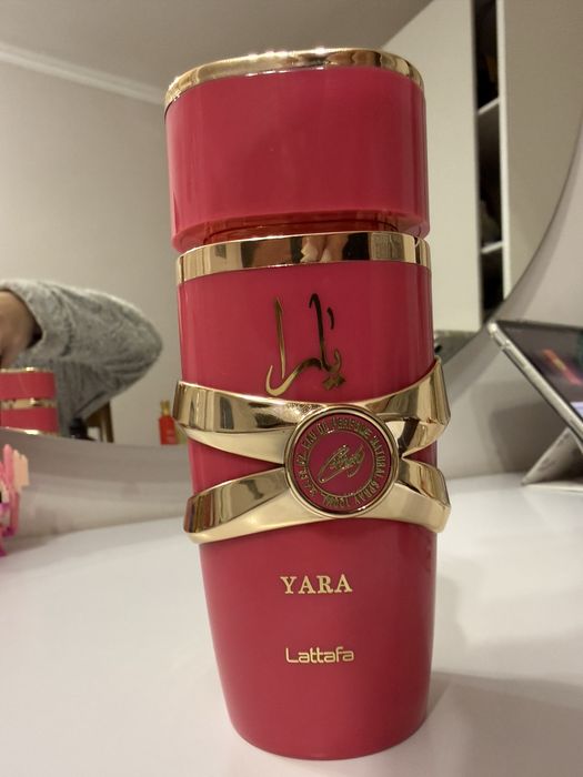 Парфуми  Yara. Використовувала 2 рази, не підійшов запах(подарунок)