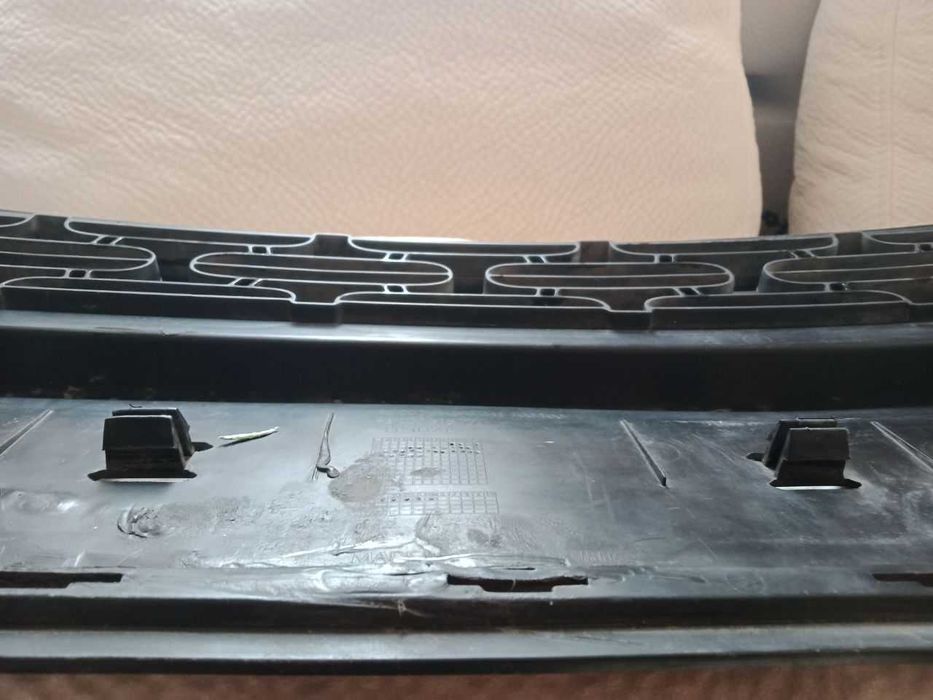 Решітка бамперу переднього Citroen C3