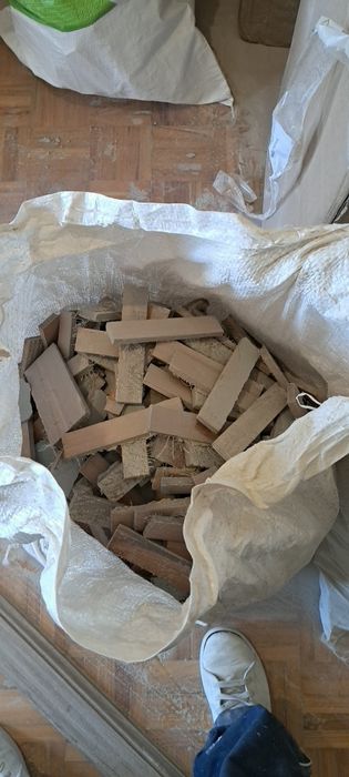 Tacos de Madeira usados. 10 sacos de 25kg