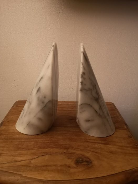 Podpórki na książki - marmur