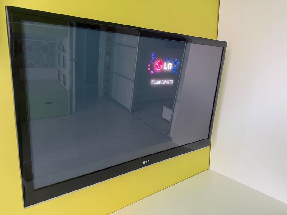 Телевізор LG 42 дюйма