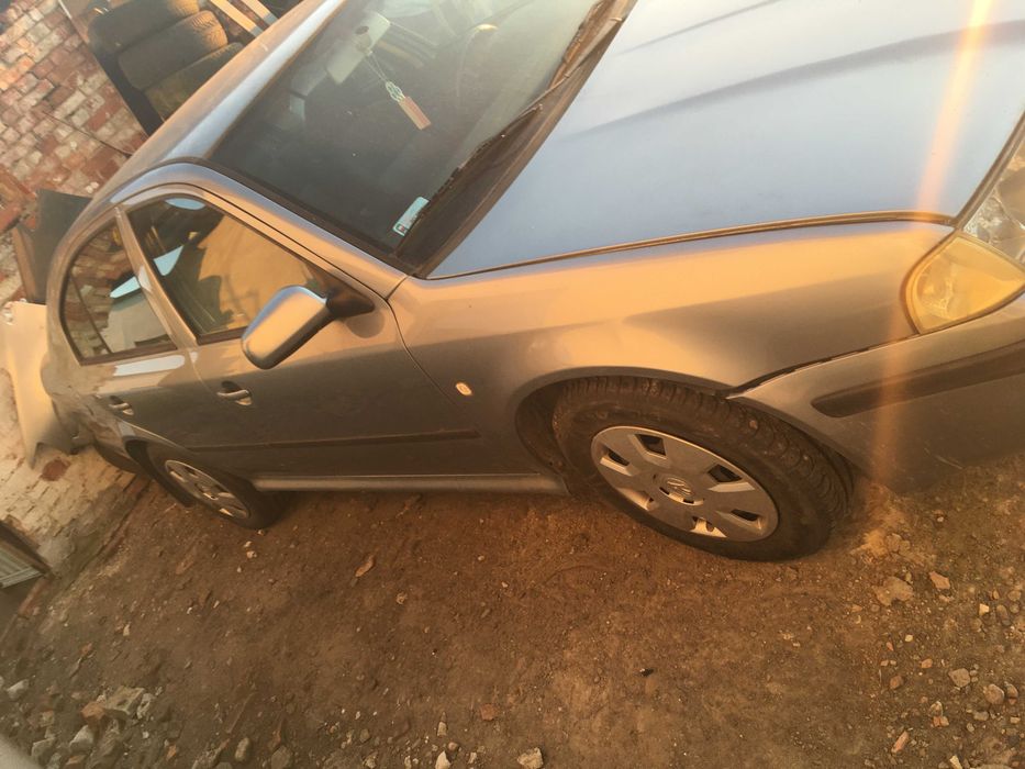 SKODA OCTAVIA I Szyba przód przednia czołowa  stan bdb