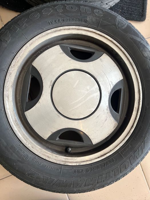 4 jantes 14 especiais (3 furos) com pneus 165/65 R14