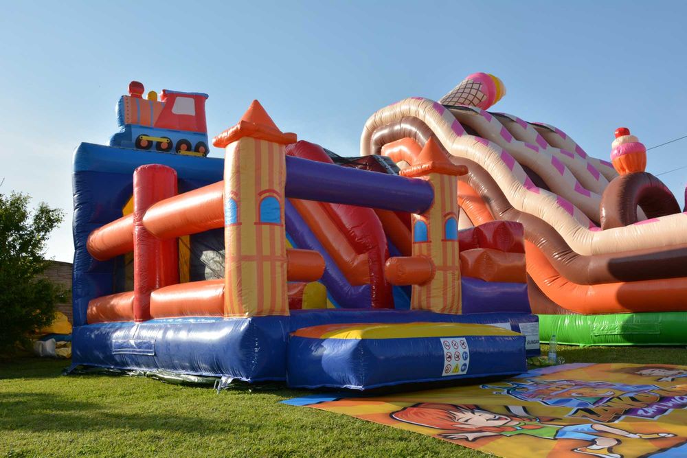 Na sprzedaż dwa dmuchańce, zamki dmuchane