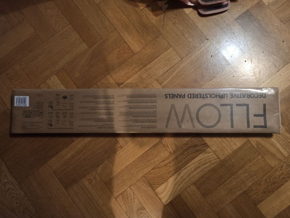 Panel ścienny tapicerowany.