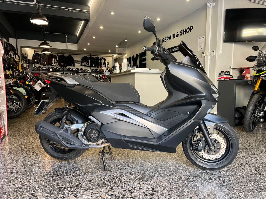 Keeway Vieste 125 de 2021 KEY LESS RIDE Uma Scooter pratica e economica