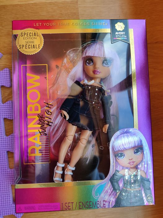 Boneca Rainbow High junior-special edition- Avery Styles nova em caixa