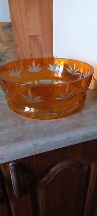 Продам вазы из цветного хрусталя.