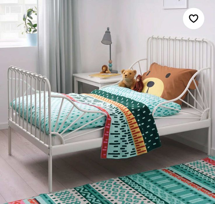 Rama łóżka z materacem