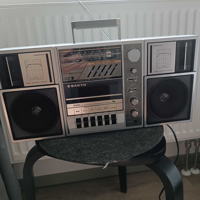 SANYO M9835L radiomagnetofon, super stan.