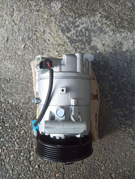 Компресор кондиціонера Chevrolet Captiva 2.2 дизель, 2012 рік