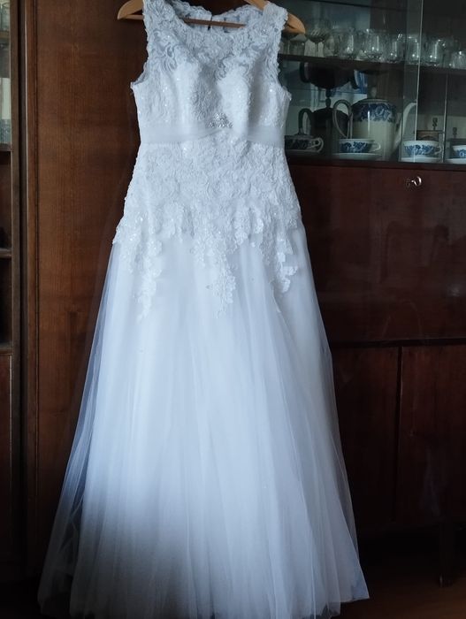 Suknia ślubna dla niskiej osoby