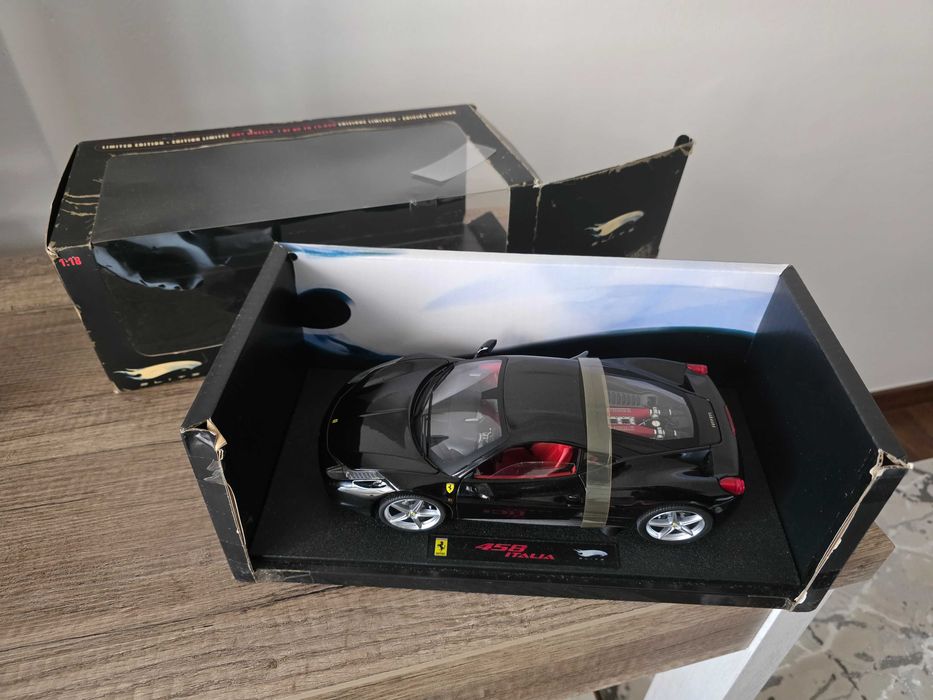 Ferrari 458 Itália 1:18 HOT WHEELS ELITE