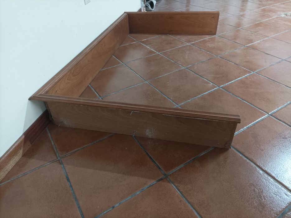 Laterais em madeira para janelas