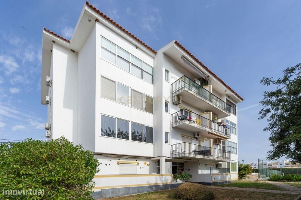 Apartamento T3 excelentes áreas, varandas em todas as divisões, Vale d